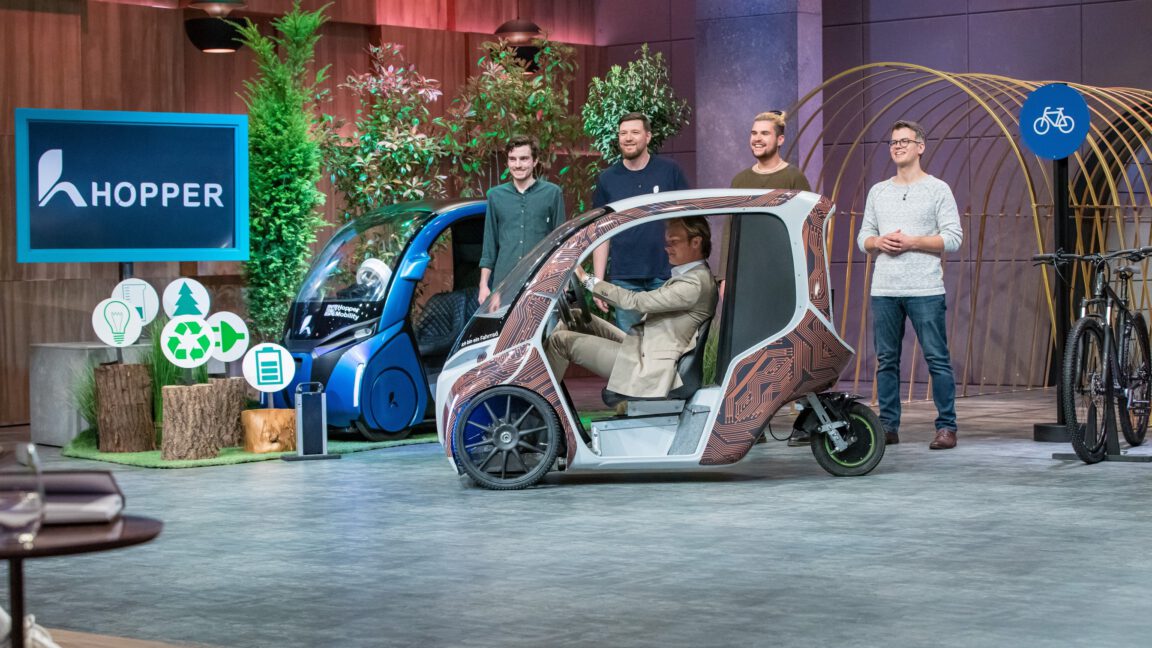 Hopper Mobility aus Augsburg bei „Die Höhle der Löwen“ bei VOX. Investor Nico Rosberg testet den Hopper. Foto: RTL / Bernd-Michael Maurer