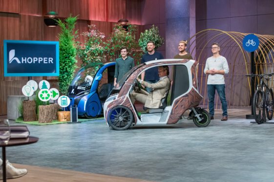 Hopper Mobility aus Augsburg bei „Die Höhle der Löwen“ bei VOX. Investor Nico Rosberg testet den Hopper. Foto: RTL / Bernd-Michael Maurer